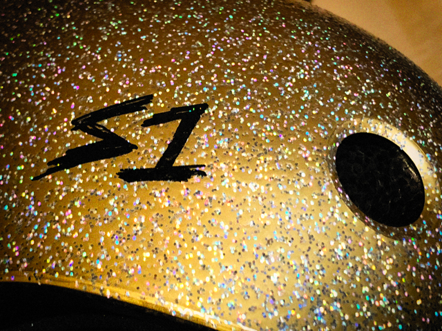 goldglitter.jpg goldglitter.jpg