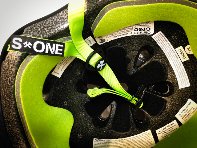 lifer-blackmattegreenstrap-closeup.jpg lifer-blackmattegreenstrap-closeup.jpg